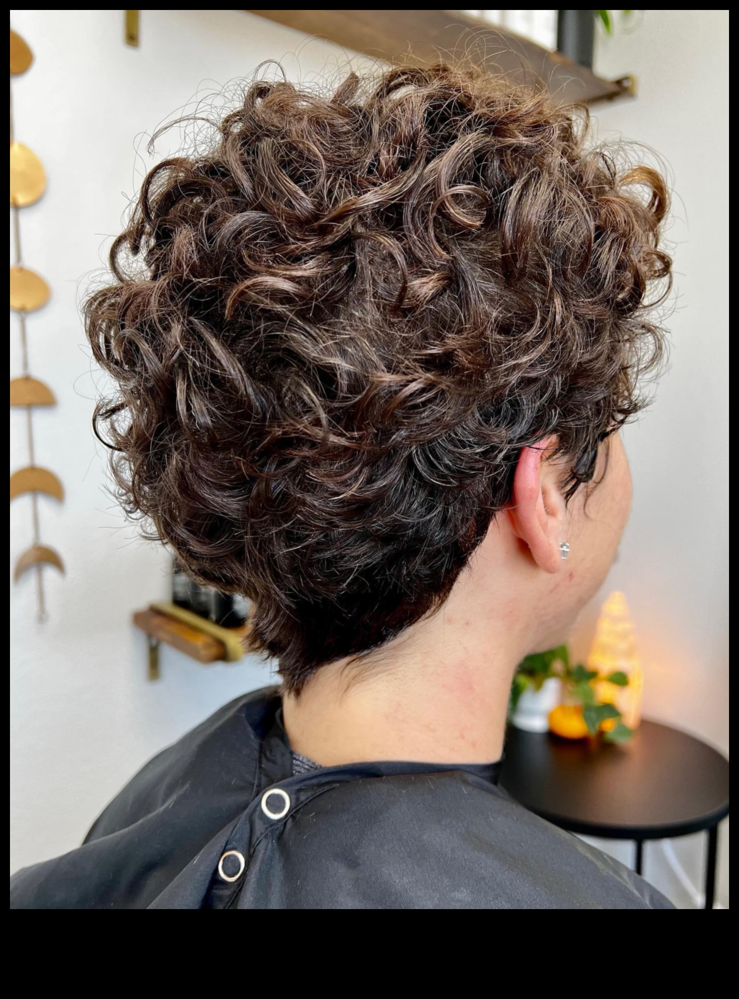 Απελευθερώστε το Pixie Magic: Short Styles for a Whimsical Vibe