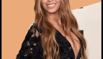 Sun-kissed Spirals: Εκπέμπουν ζεστασιά με μπούκλες που είναι έτοιμες για παραλία