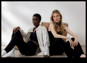 Crafty Comfort: Αξεσουάρ DIY για Athleisure Fashion